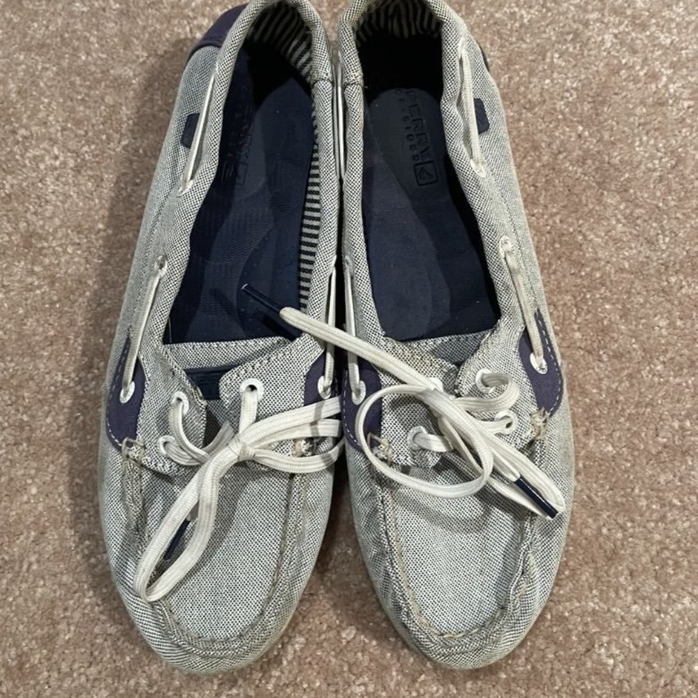Sperry Boat Shoes in Good Condition Size 8